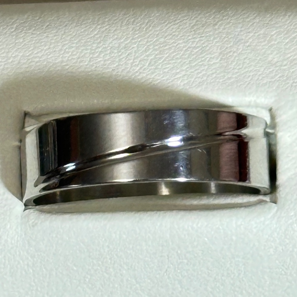 Stainless steel band, Polished, diagonal line goes all the way around. NWOT - Picture 1 of 11